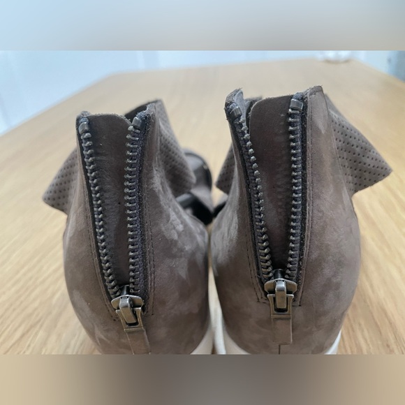 EILEEN FISHER Sport 2 Sneaker Sandal in grey perforated leather, Sz 8 - Picture 6 of 10